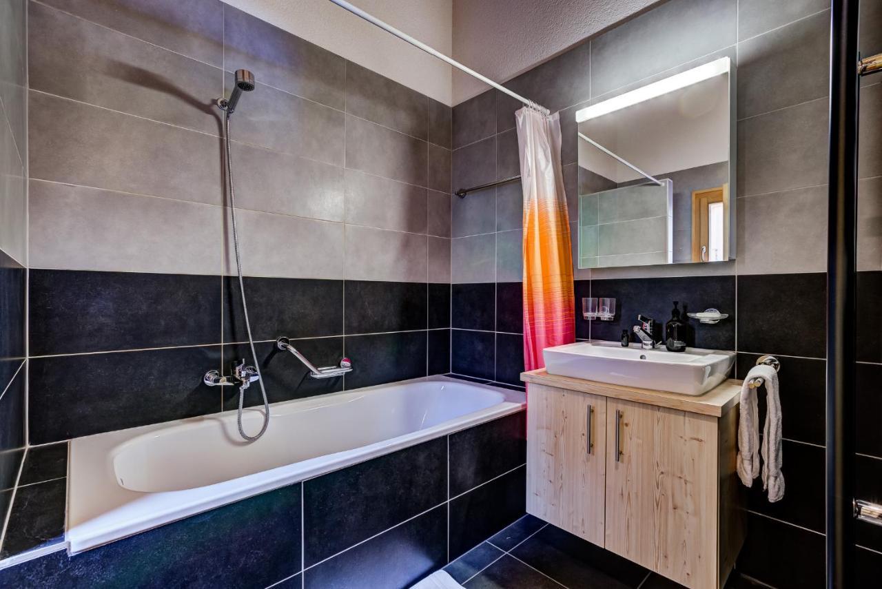 Chalet Flocon De Neige - Jacuzzi - Sauna La Tzoumaz Extérieur photo